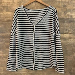 🖤4/25🖤 Black and White Striped Blouse